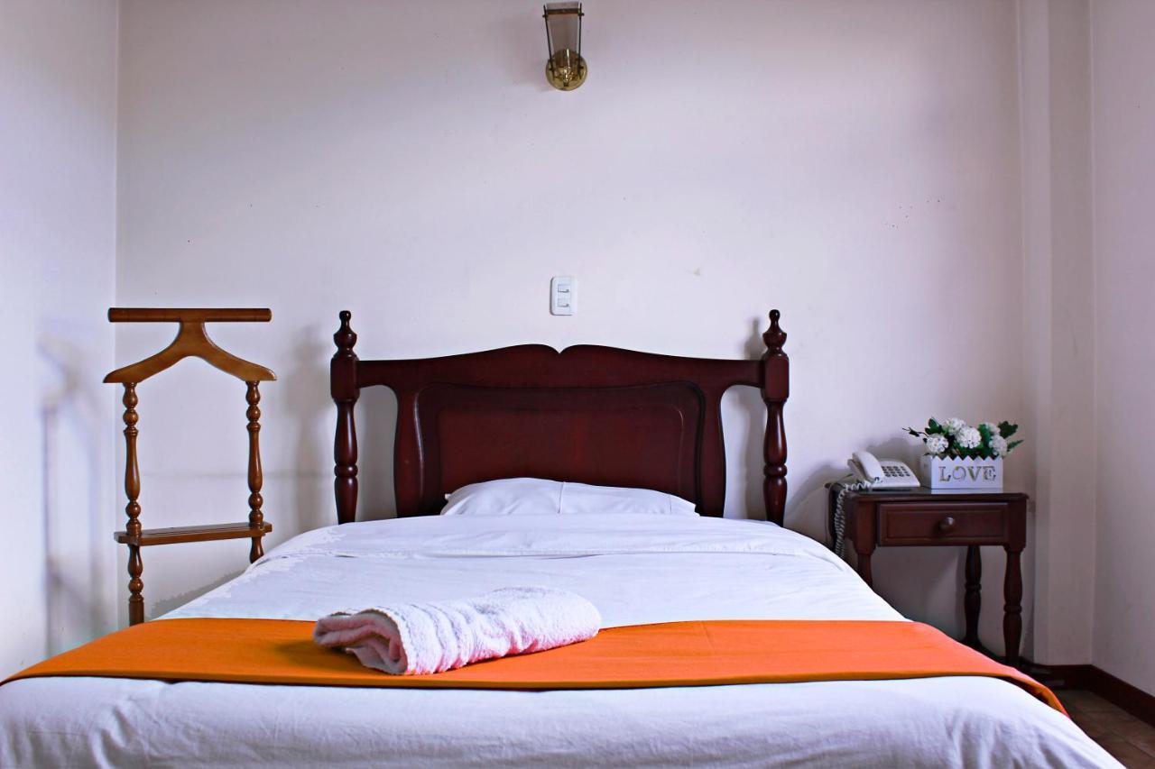 Hotel Cumanda Alfaro Luaran gambar